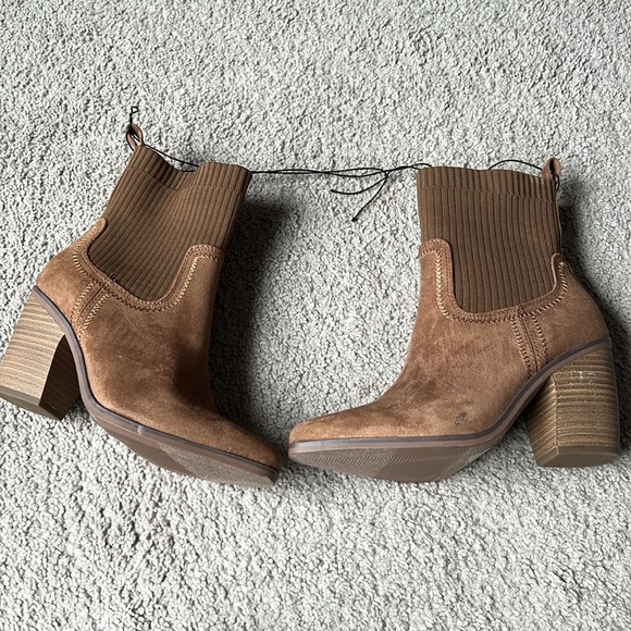 Universal Thread size 6 boots - Picture 3 of 6